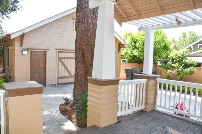 Craftsman living in Old Towne Orange - Craftsman living in Old Towne Orange House