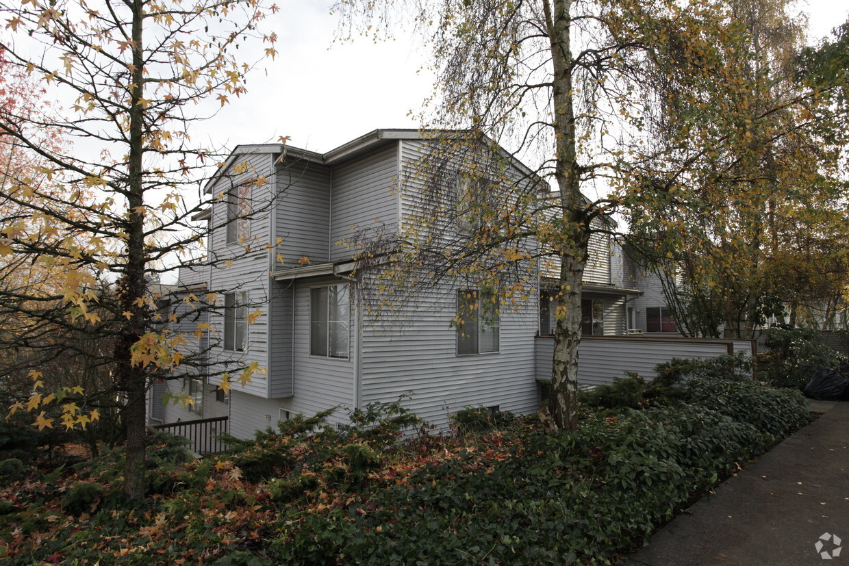 Building Photo - Roosevelt Heights Apartments