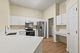Building Photo - 115 Revolution Dr