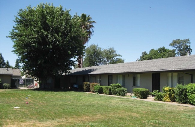 Woodside Gardens Apartments Chico Ca Primary Photo Woodside Gardens