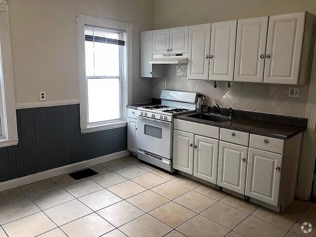 Building Photo - 28 Litchfield St
