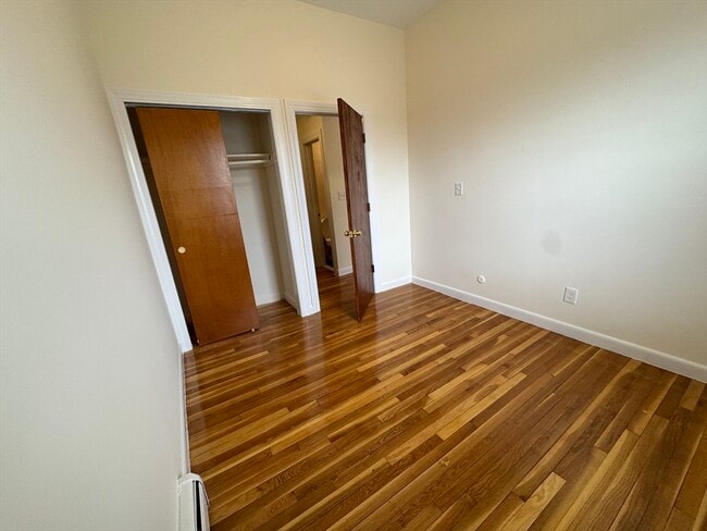 Foto del edificio - 160 North Beacon St