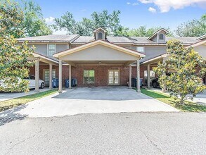 Building Photo - 120 Deraney Ln