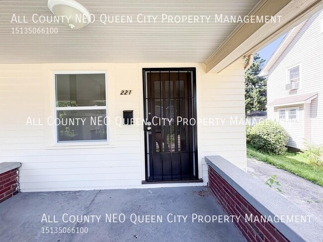 Photo - 221 W Parkwood Dr Apartment