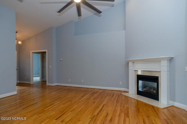 Building Photo - 206 Hanging Moss Ct
