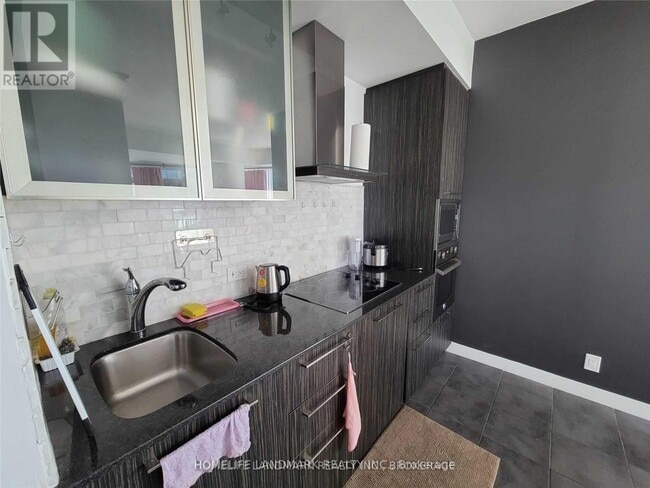 Building Photo - 14 York St