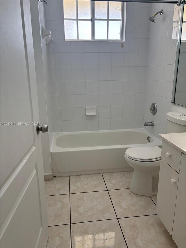 Building Photo - 2953 W 80th St