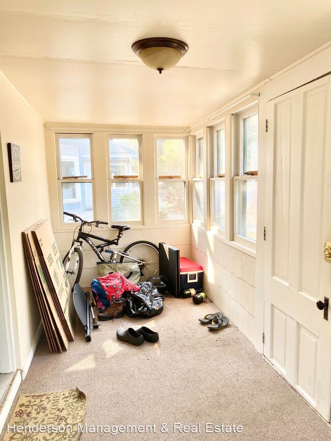Building Photo - 2 br, 1 bath House - 436 E. 6th Street