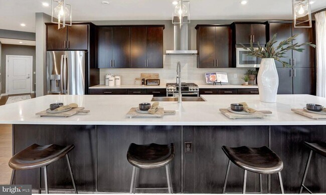 Building Photo - 3927 Fair Ridge Dr