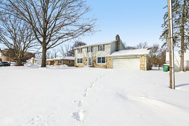 Foto del edificio - 218 W Main St