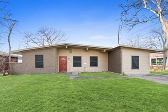 Building Photo - 8914 Vinearbor St