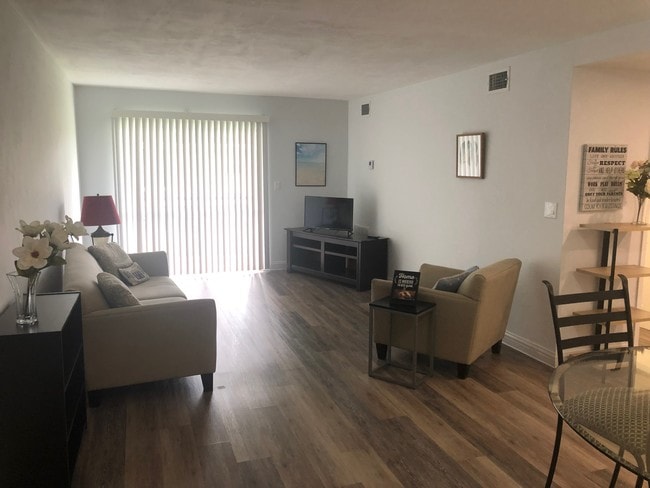 Main Living Area West - 894 S Nova Rd
