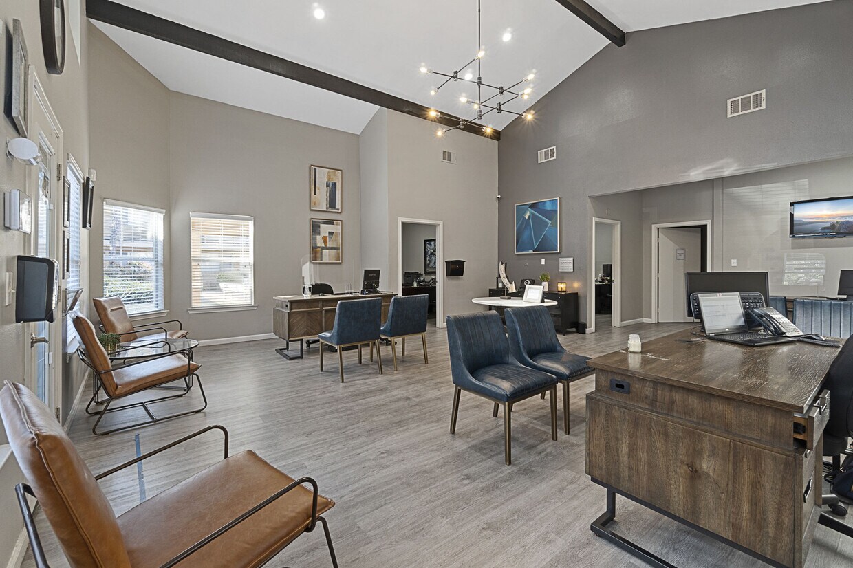 UPPER E APARTMENTS Apartments 6127 Gaston Ave Dallas, TX