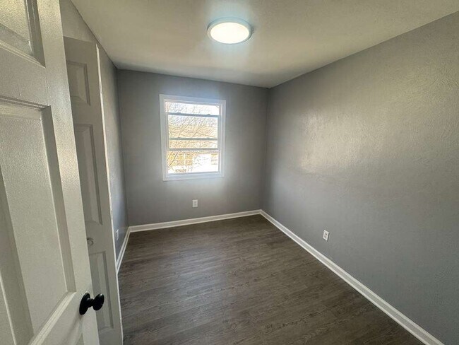 Foto del edificio - 1334 Juniper Dr