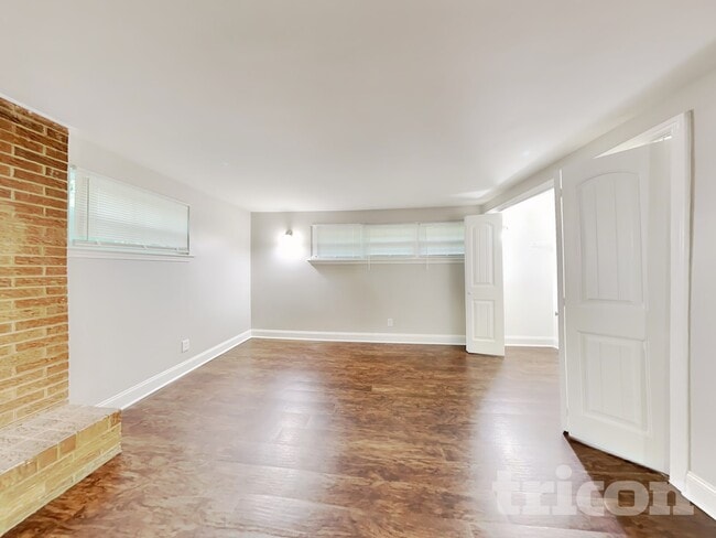 Foto del edificio - 350 Waycross Dr
