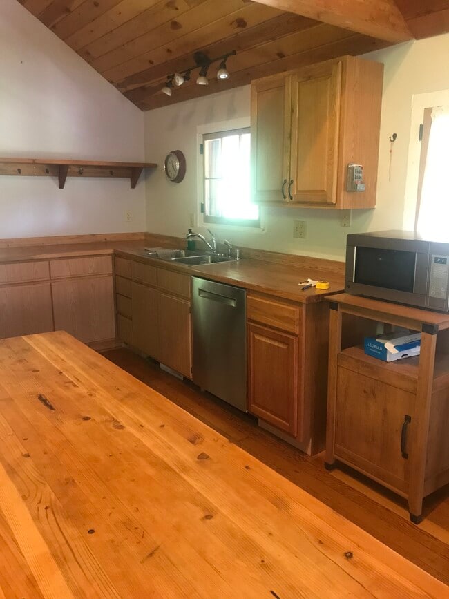 Building Photo - 1506 Emerald Dr