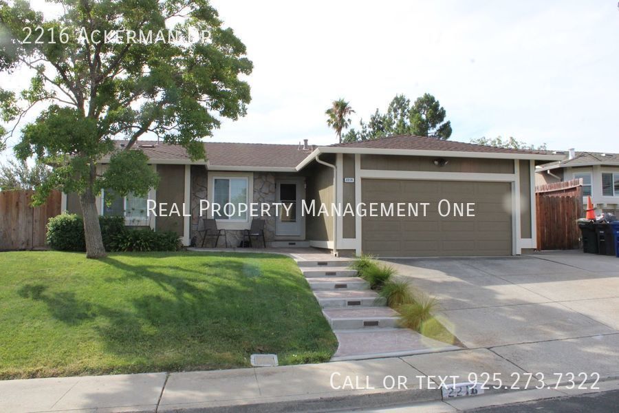 Primary Photo - Beautiful 3 Bed, 2 Bath Single Story in Pe...