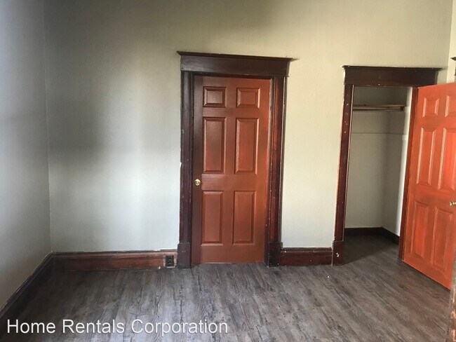 Building Photo - 3 br, 1 bath House - 408 S. University