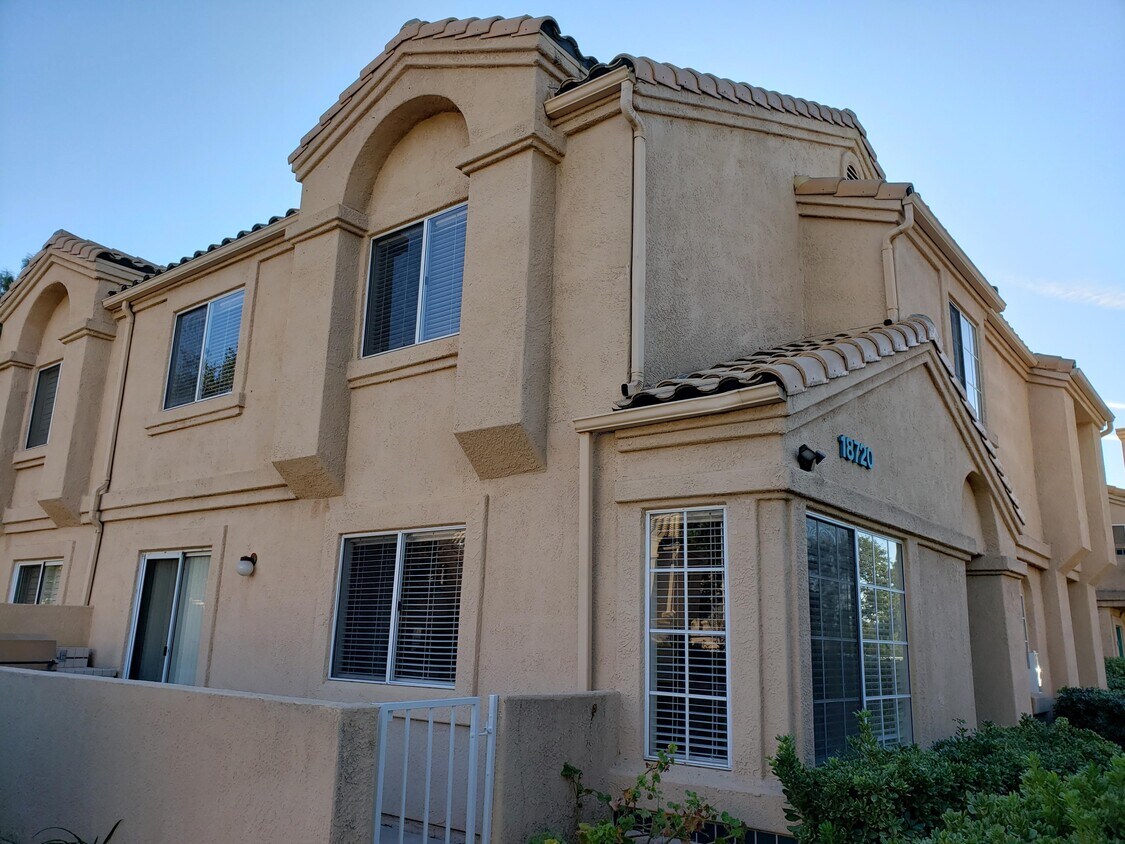 18720 Vista del Canon, Santa Clarita, CA 91321 Townhome Rentals in