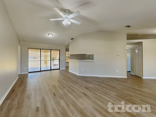 Building Photo - 7321 S Blue Sage