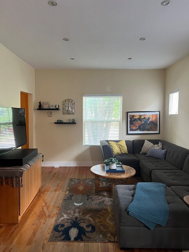 Foto del edificio - 2BR / 2BA Home + Offices | Historic West Colfax Neighborhood