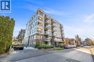 Building Photo - 610 Brantford St