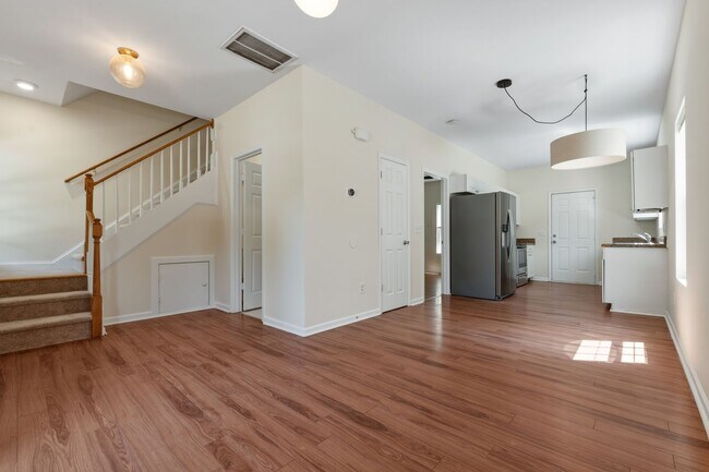 Building Photo - 1012 Camden Ave
