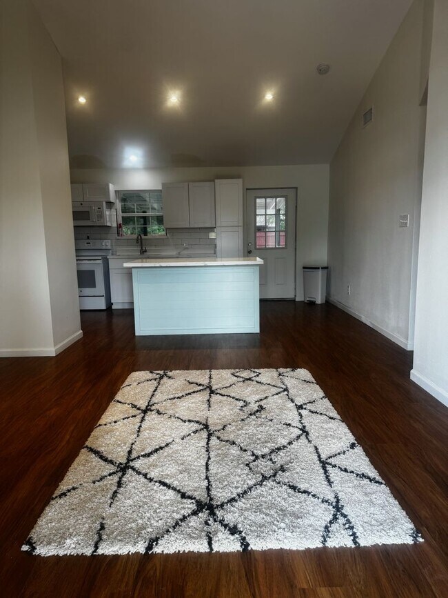 Foto del edificio - 1119 Barnes St