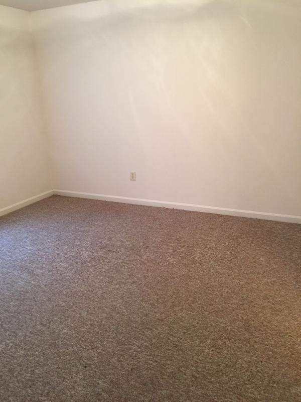 Building Photo - 2813 Glenview Dr