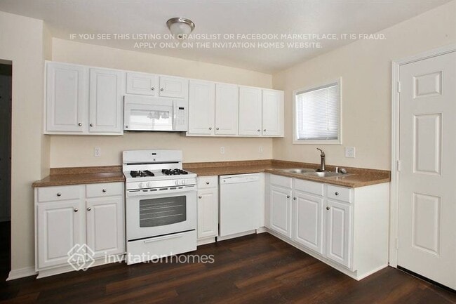 Building Photo - 10782 Rose St