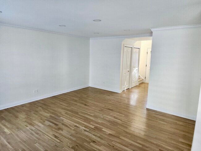 Foto del edificio - 4552 Opal Dr