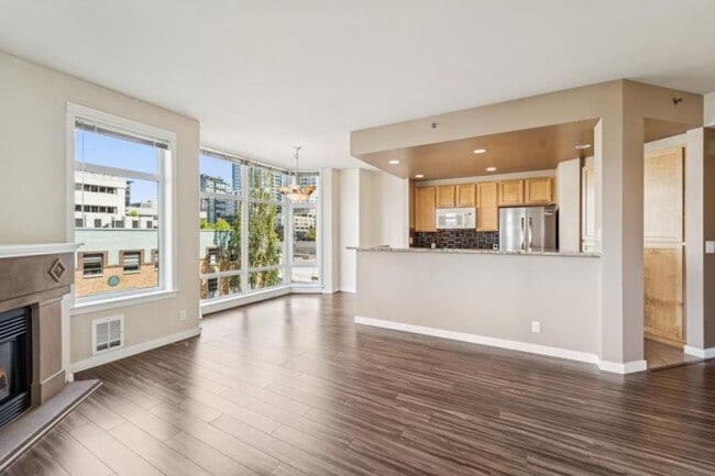 Building Photo - 1 bedroom in Seattle WA 98121