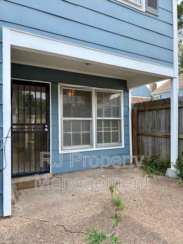 Photo - 3400 Lord Dunmore Cv Townhome
