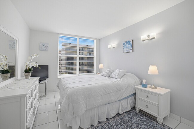 Foto del edificio - 3450 S Ocean Blvd
