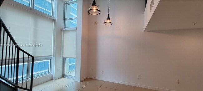 Foto del edificio - 300 S Biscayne Blvd