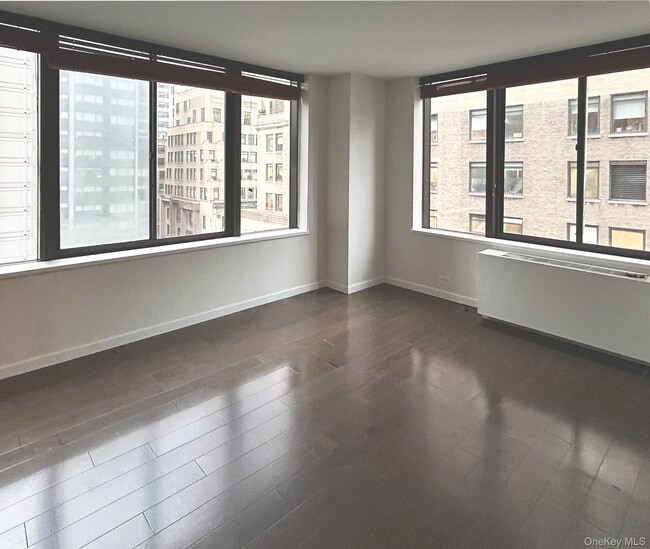 Building Photo - 445 5th Ave