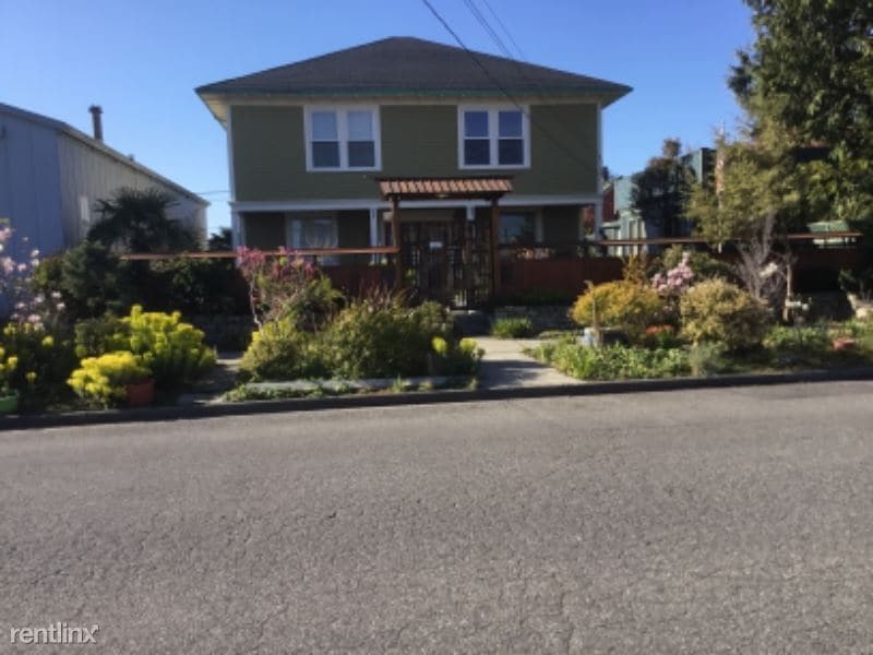 1107 4th St, Anacortes, WA 98221 House Rental in Anacortes, WA
