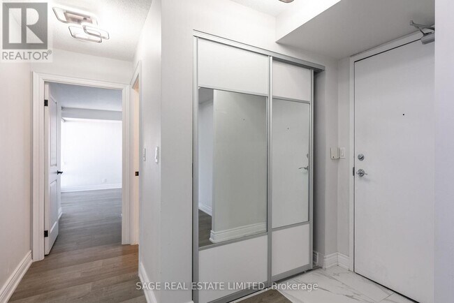 Building Photo - 81 Navy Wharf Ct
