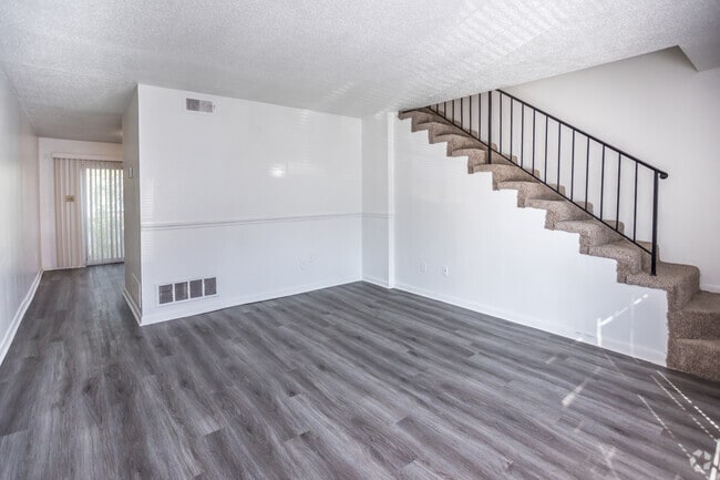 2 BR, 1.5 BA - Updated - Woodland Station Condos