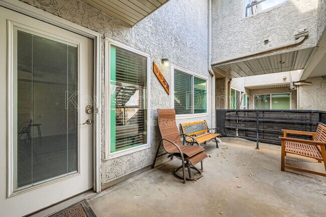 Foto del edificio - 1845 Kendall St