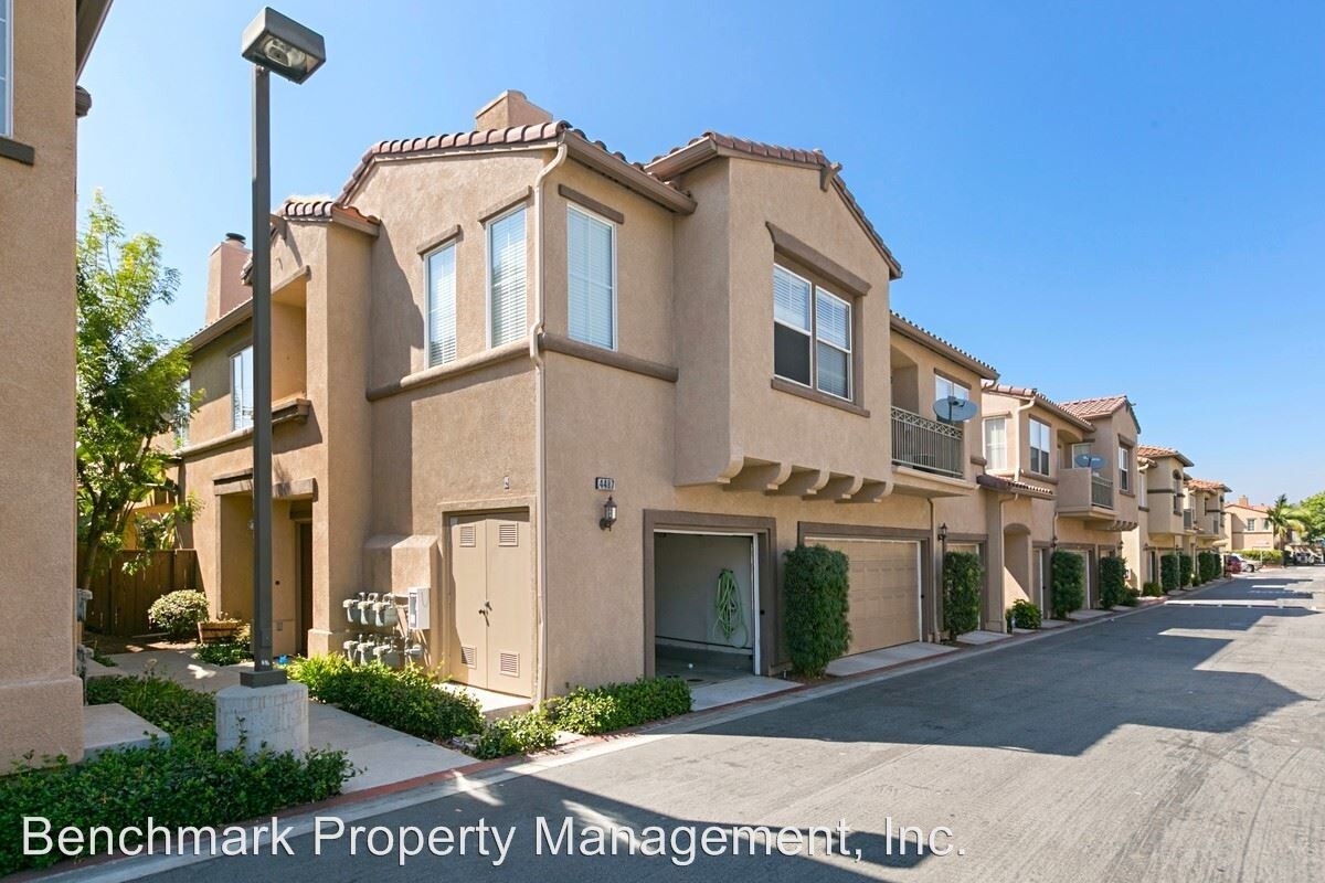 4 br, 2.5 bath House 4487 Brisbane Way 5 House Rental in Oceanside