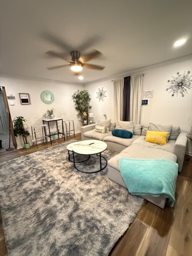 Building Photo - 1305 N Ohio Ave