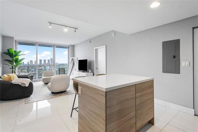 Building Photo - 16385 Biscayne Blvd