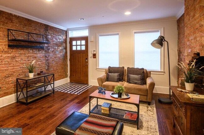 Foto del edificio - 1940 Titan St