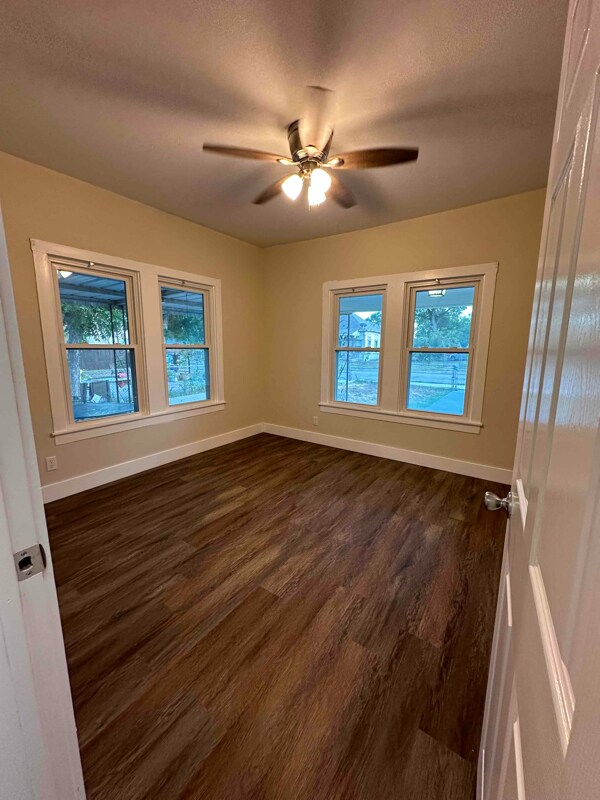 Building Photo - 415 Arbor Pl