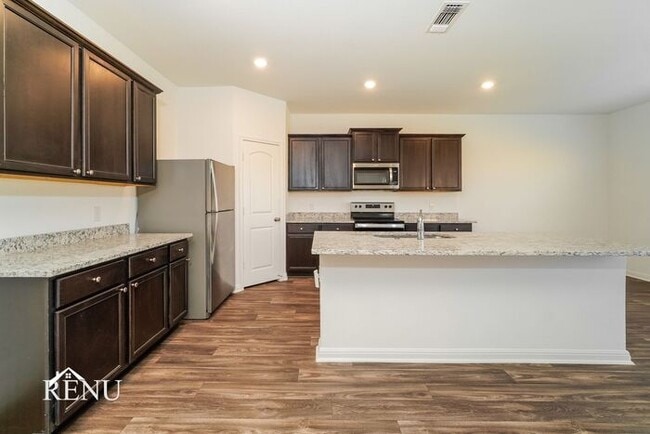 Foto del edificio - Coming Soon!