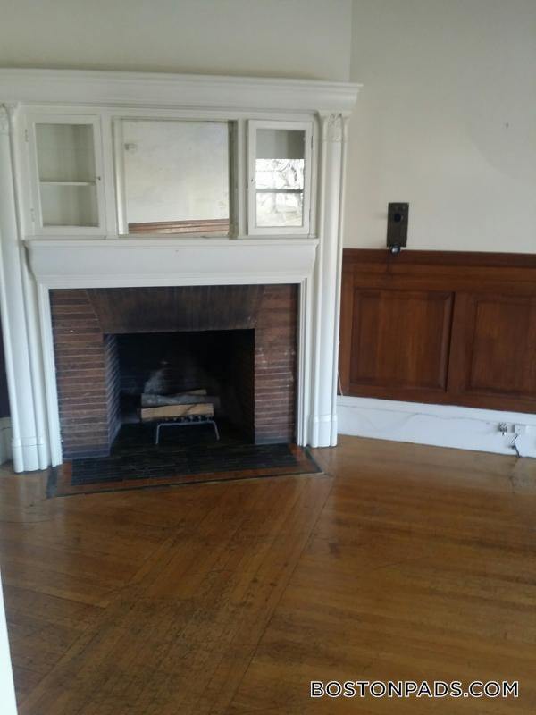Primary Photo - 39 Bay State Rd