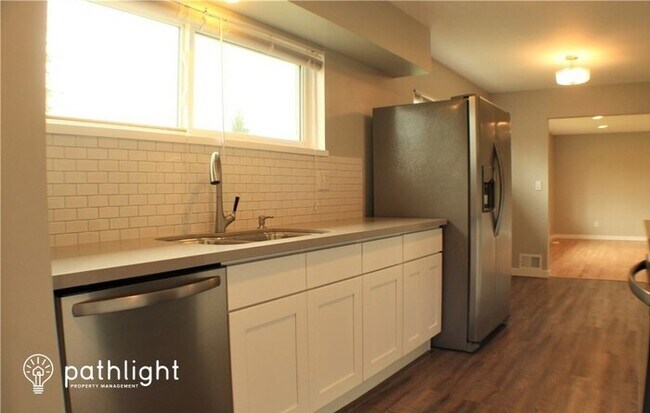 Building Photo - 7514 3rd Avenue Southeast, Lacey, WA, 98503