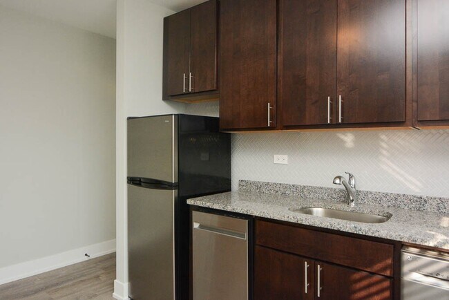 Foto del edificio - 533 W Belden Ave