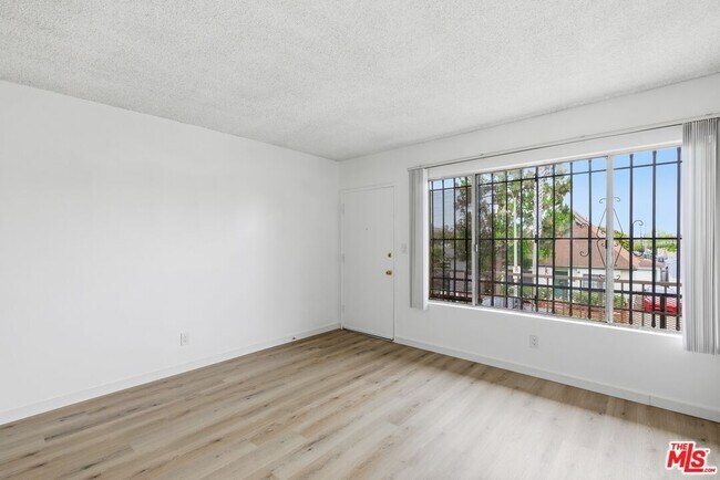 Foto del edificio - 711 Machado Dr